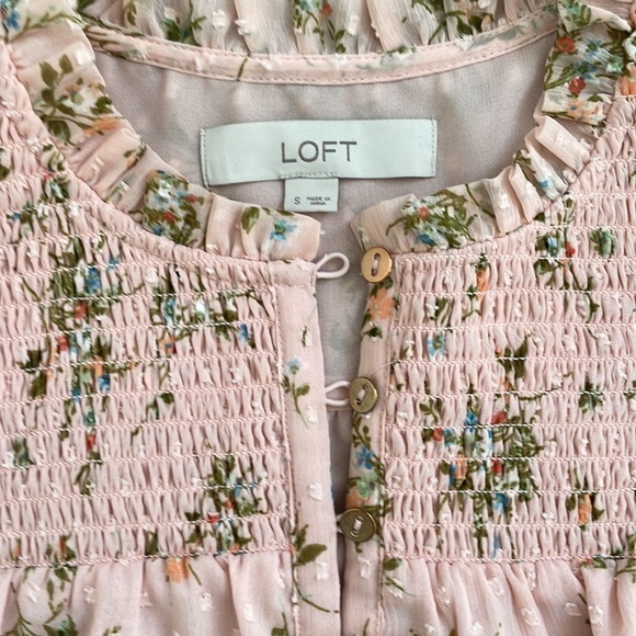 Loft flutter sleeve tank in pink floral pattern, Sz S - Picture 2 of 3